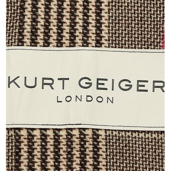 Kurt Geiger Needle Punch heart Scarf NWT - Picture 6 of 7